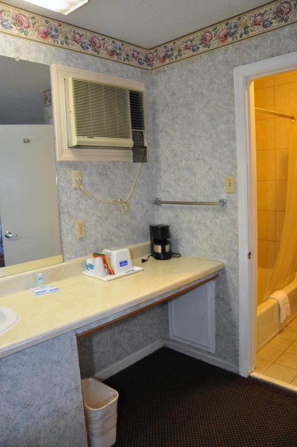 Merrimac Inn & Suites ويليامزبرغ المظهر الخارجي الصورة