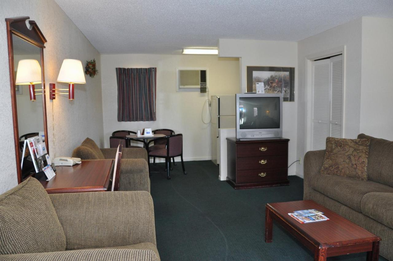 Merrimac Inn & Suites ويليامزبرغ المظهر الخارجي الصورة