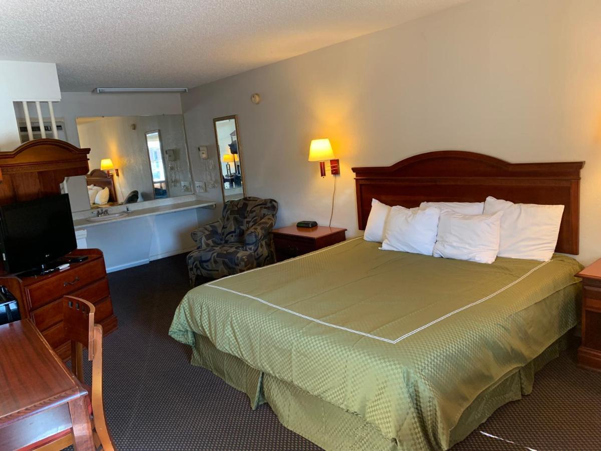 Merrimac Inn & Suites ويليامزبرغ المظهر الخارجي الصورة